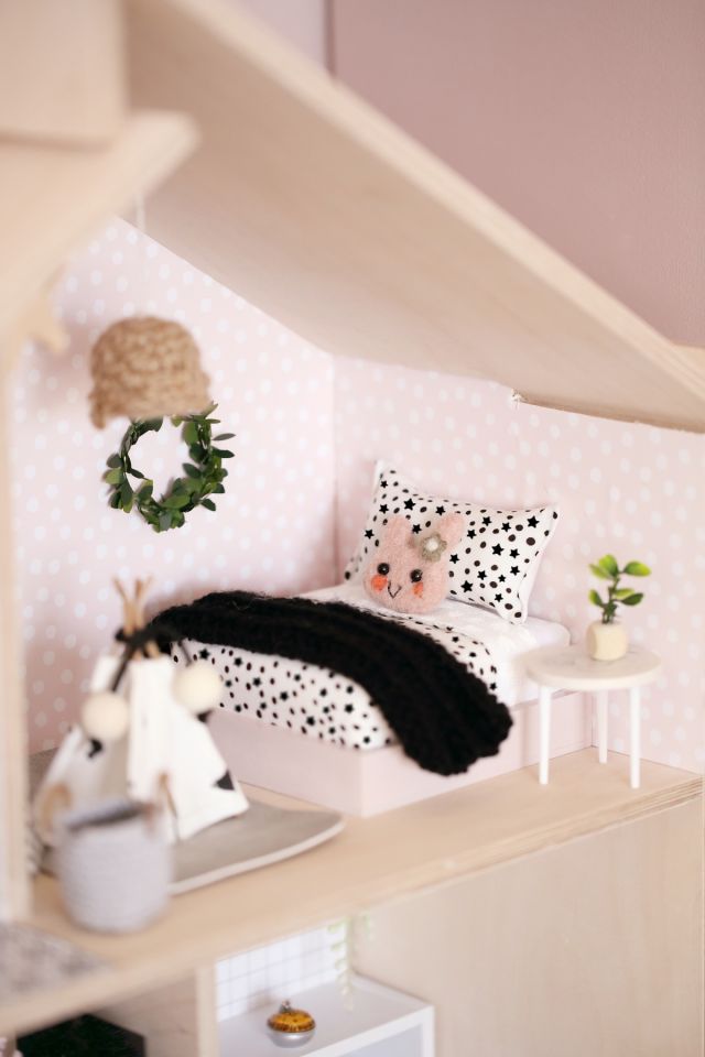 Dots & Stars miniature bedroom set