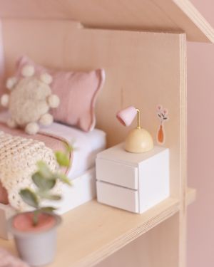 Small Scandinavian style dollhouse bedside cube (pink / white)