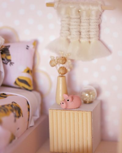 Mini dollhouse piggy bank