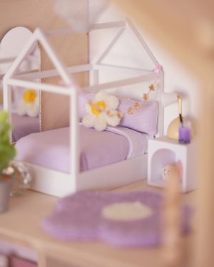 Scale 1:12 dollhouse house bed with bedding