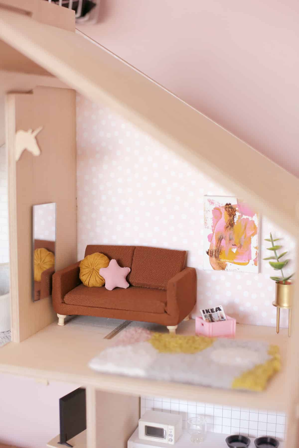 Miniature dollhouse sofa suitable for sylvanian sized doll by The Tiny Dollhouse SA