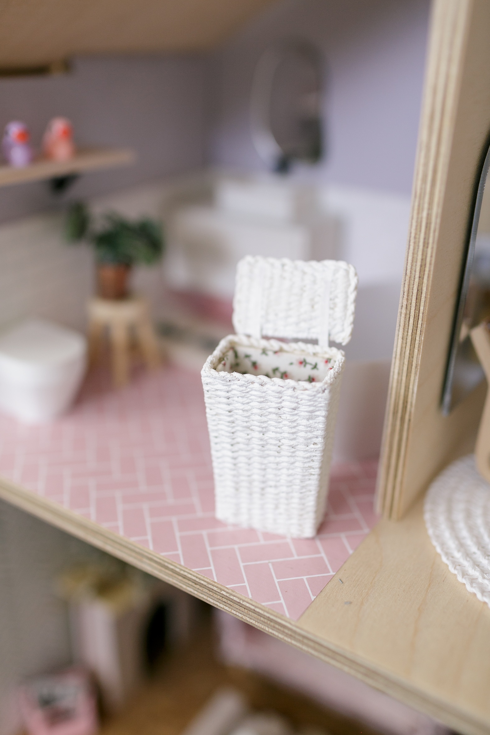 Dollhouse miniature basket washing baskets